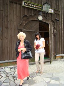 DSC08345 225x300