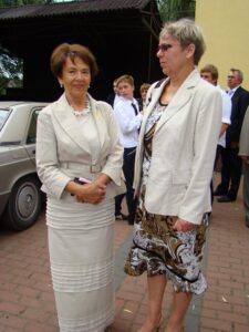 DSC08385 225x300