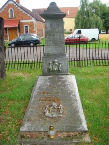 DSC08685 225x300